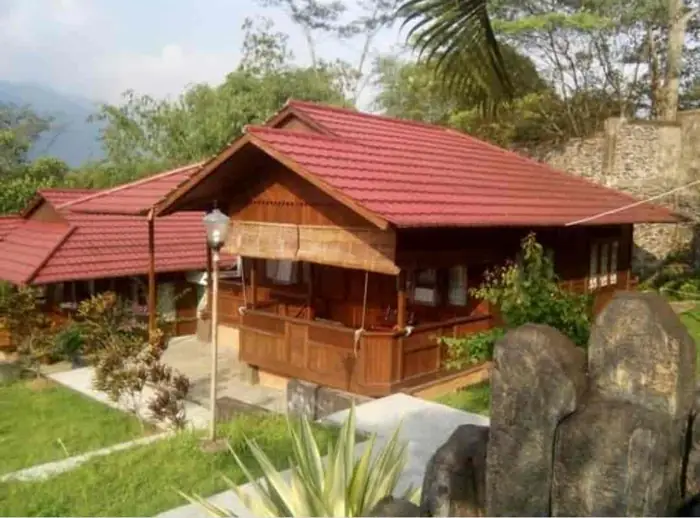 Bangunan utama villa penginapan di Puncak